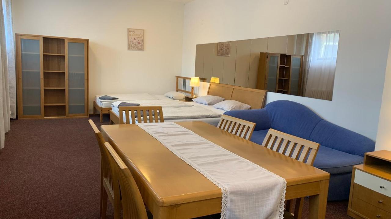 Holiday Park Vrchlabi - Lisci Farma Bagian luar foto